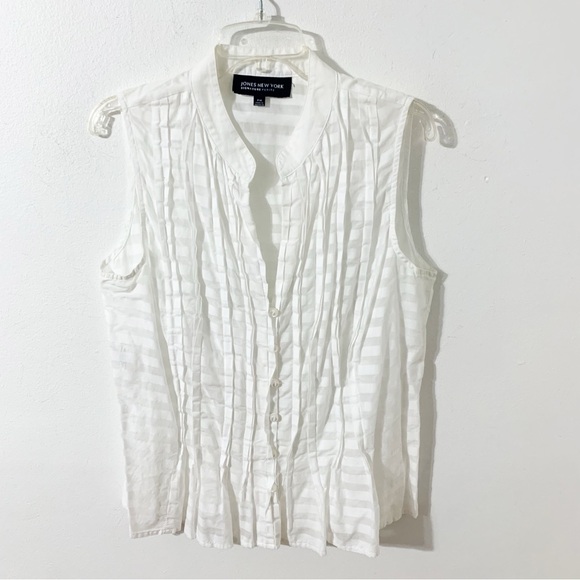Jones New York Signature Petite Sleeveless Semi Sheer Button Front Blouse Pin - Picture 1 of 13